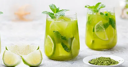 Juice with Spirulina and Lemon